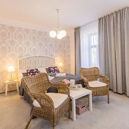 Hotel Amadeus チェスケー・ブジェヨヴィツェ エクステリア 写真