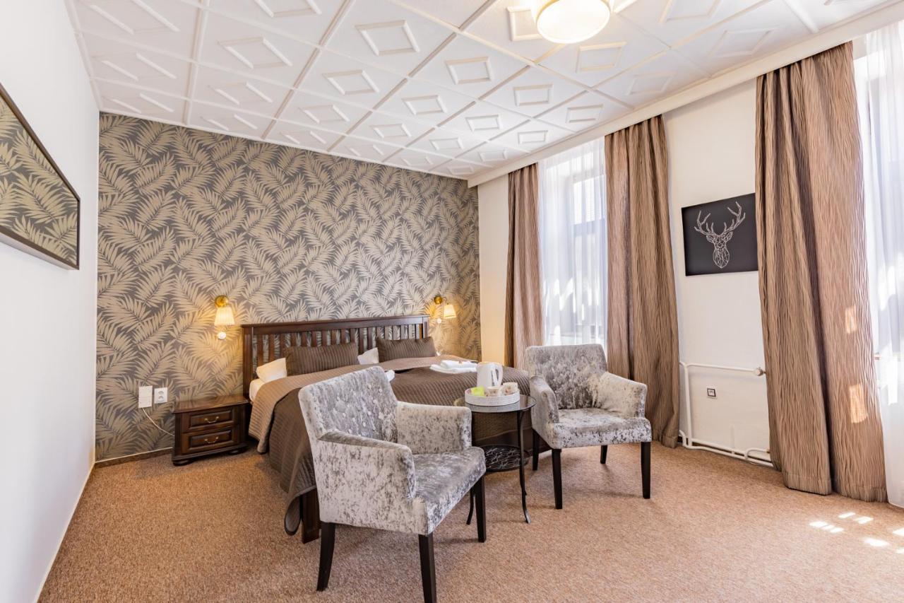Hotel Amadeus チェスケー・ブジェヨヴィツェ エクステリア 写真