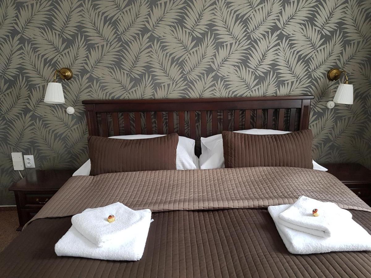 Hotel Amadeus チェスケー・ブジェヨヴィツェ エクステリア 写真
